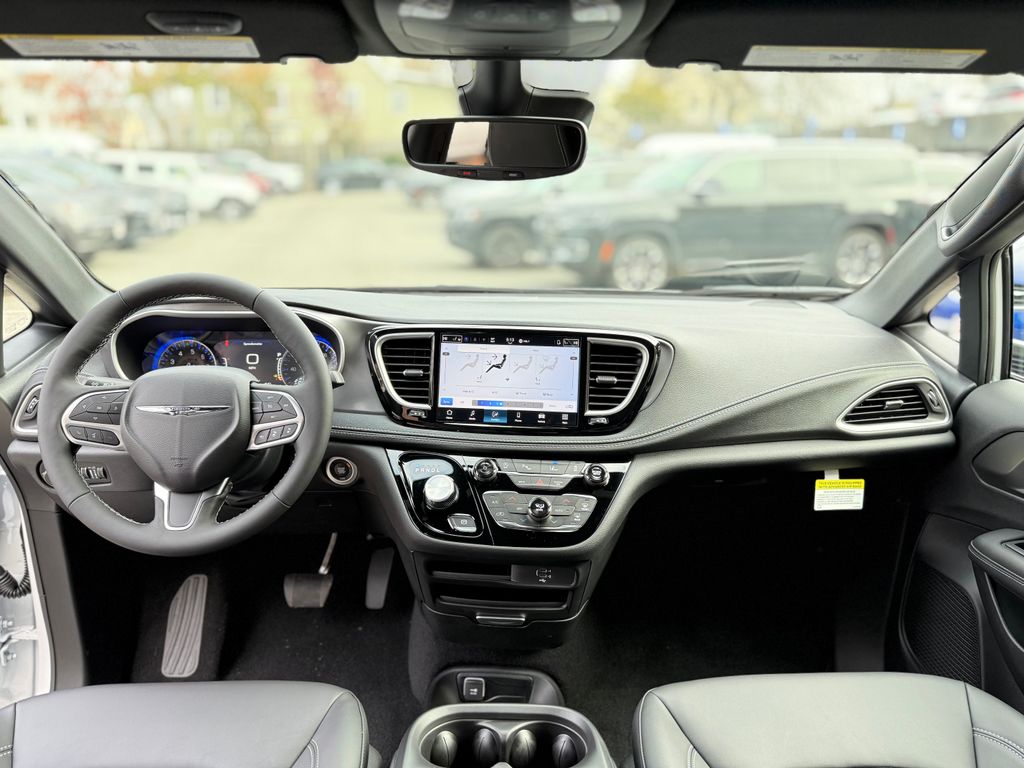 2026 Chrysler Pacifica Select - Photo 9
