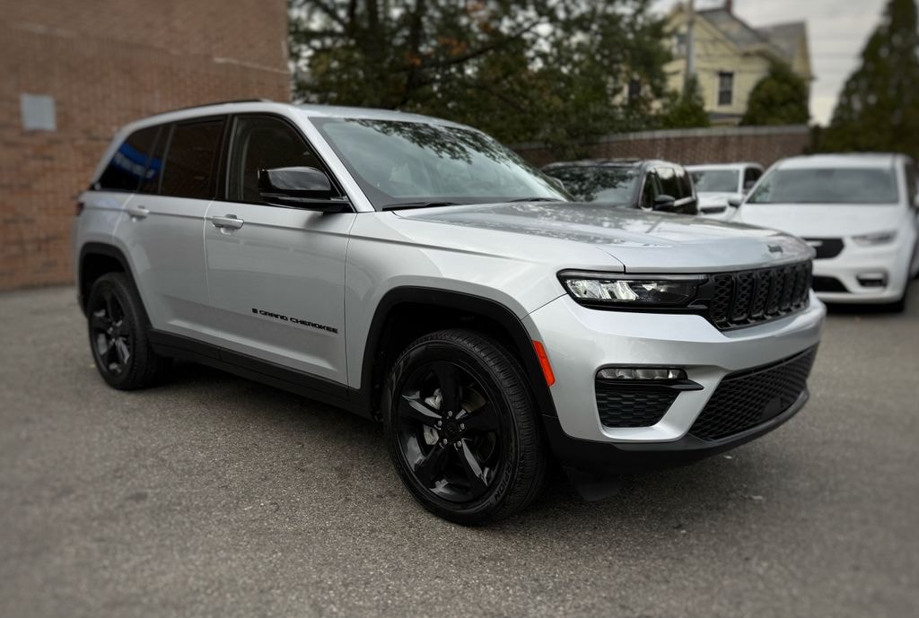 Used 2023 Jeep Grand Cherokee Limited SUV
