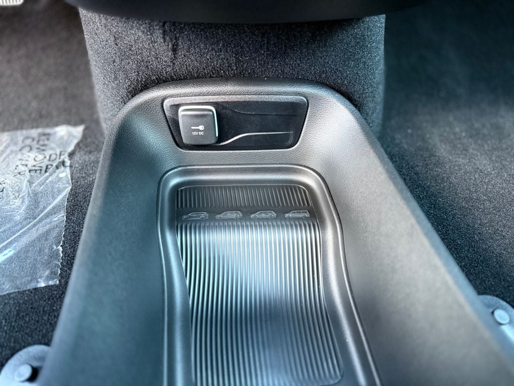 2026 Chrysler Pacifica Select - Photo 26