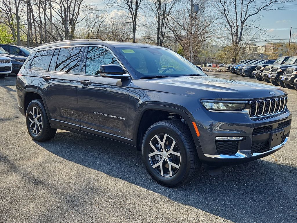 2025 Jeep Grand Cherokee L photo 3