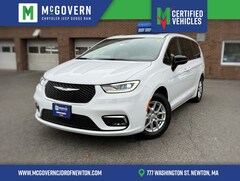 2026 Chrysler Pacifica Select Passenger Van