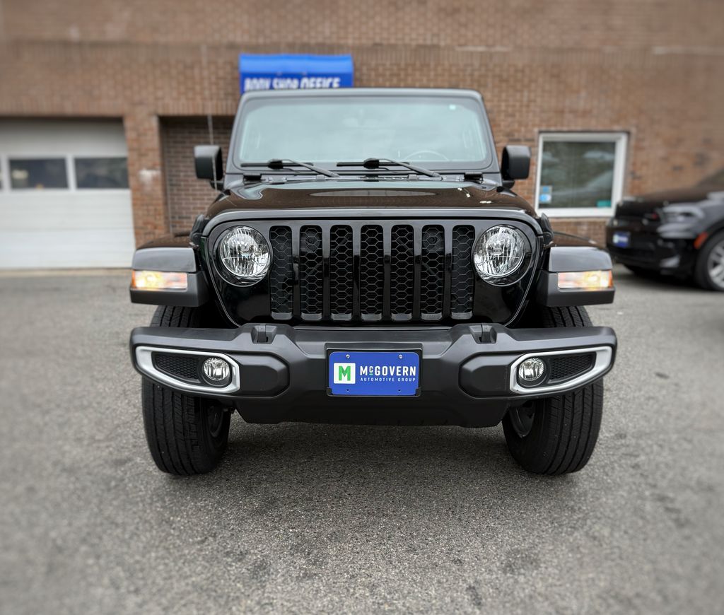 2022 Jeep Gladiator Sport photo 2