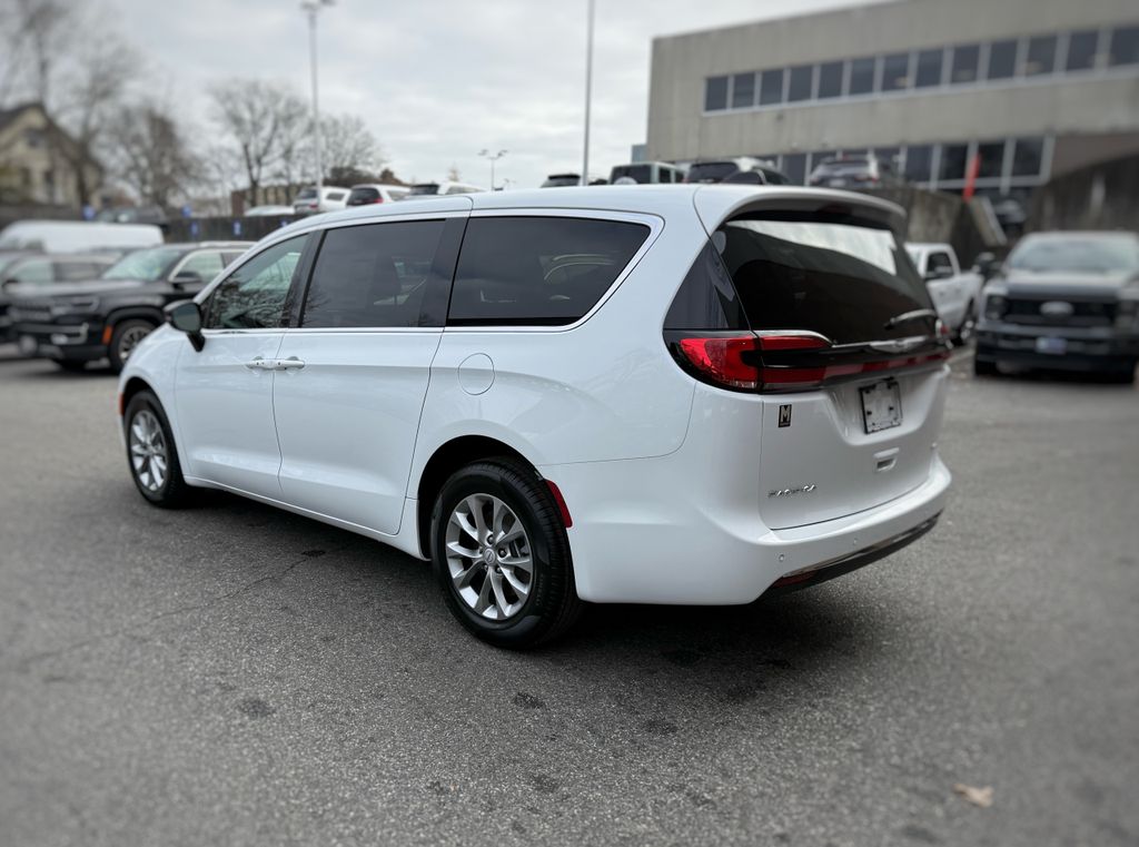 2026 Chrysler Pacifica Select - Photo 12