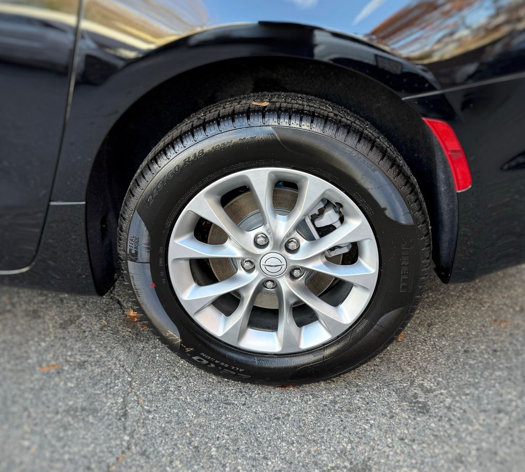 2026 Chrysler Pacifica Select - Photo 16