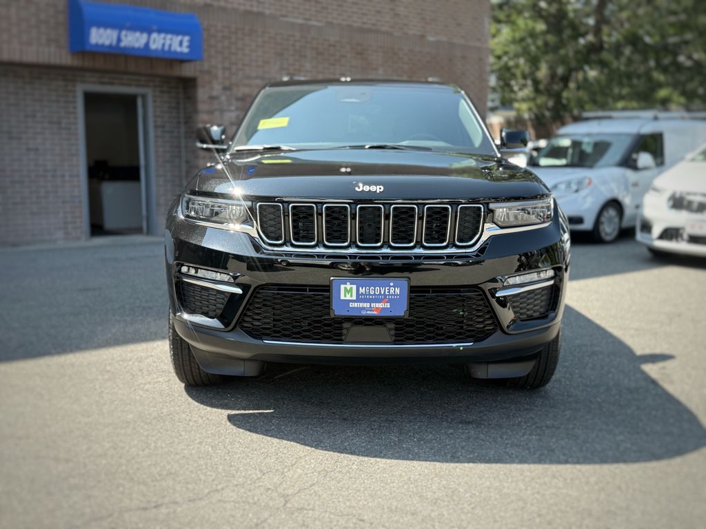 2025 Jeep Grand Cherokee Limited photo 2