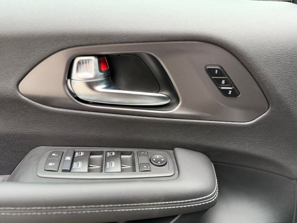 2026 Chrysler Pacifica Select - Photo 20