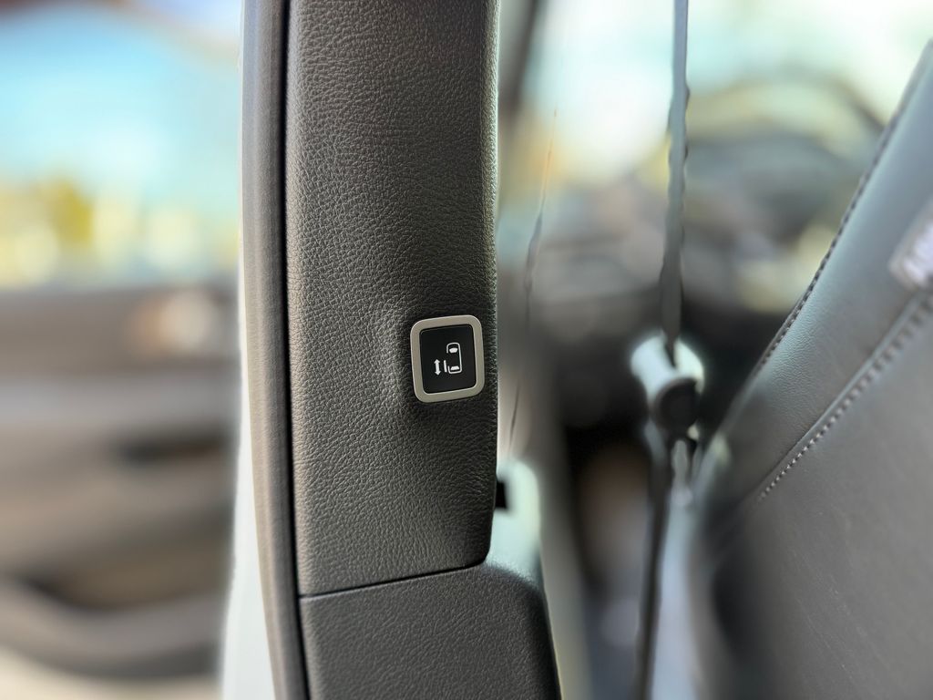 2026 Chrysler Pacifica Select - Photo 25