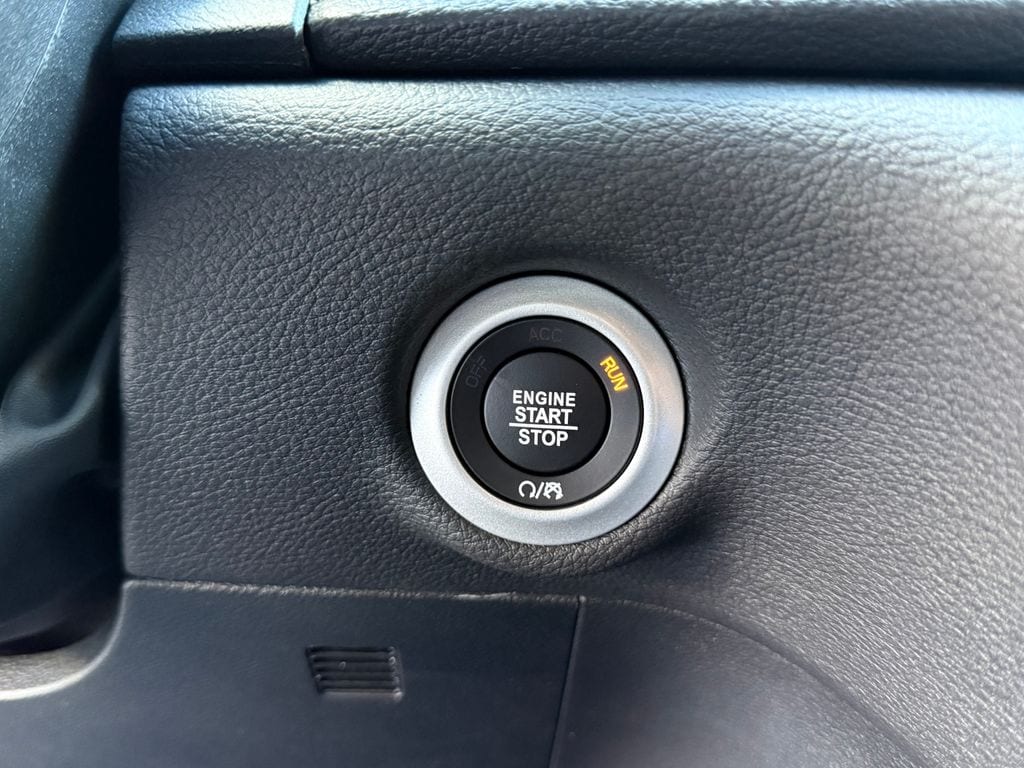 2026 Chrysler Pacifica Select - Photo 15