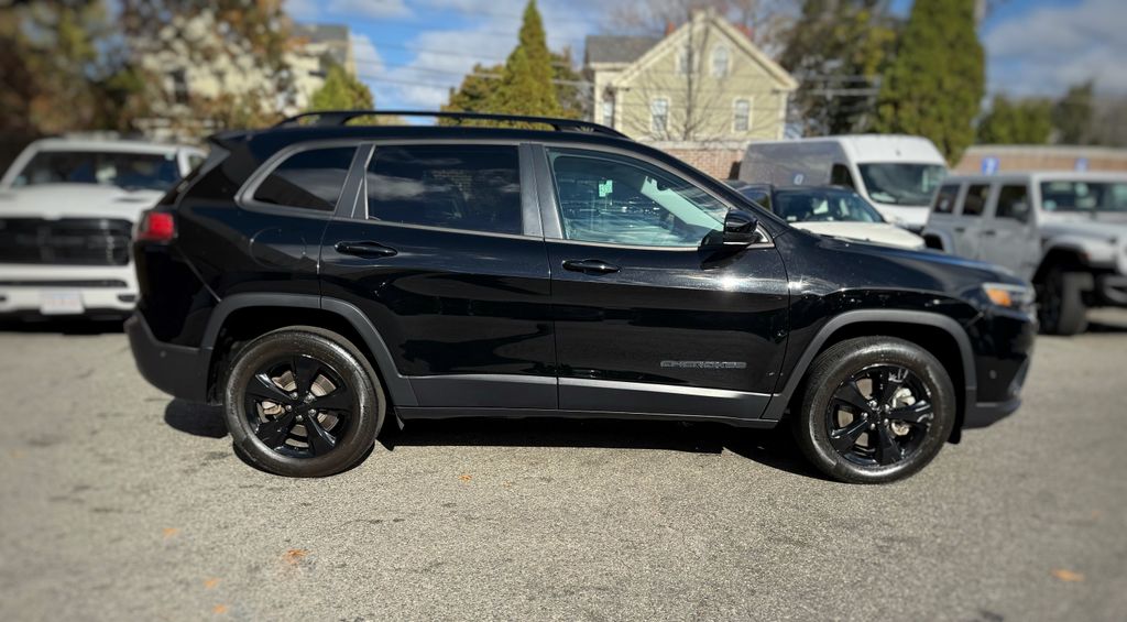 2023 Jeep Cherokee Altitude photo 2