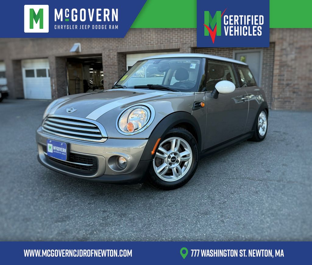 2013 MINI Cooper's photo