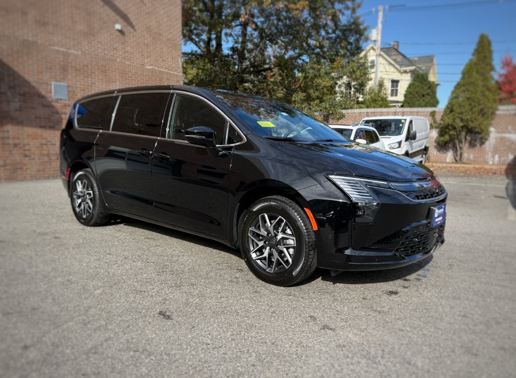 New 2027 Chrysler Pacifica Limited Passenger Van