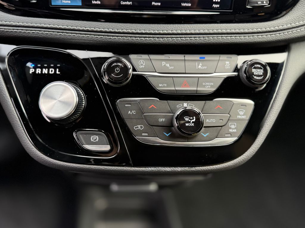 2026 Chrysler Pacifica Select - Photo 19