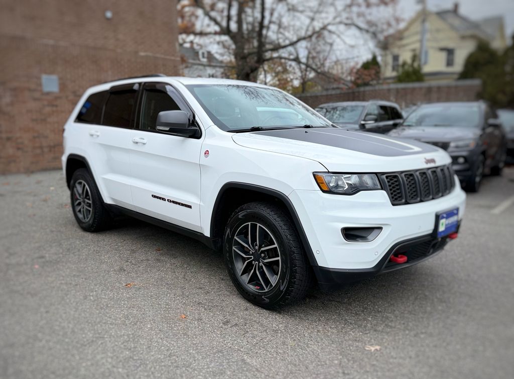 2019 Jeep Grand Cherokee Trailhawk photo 3