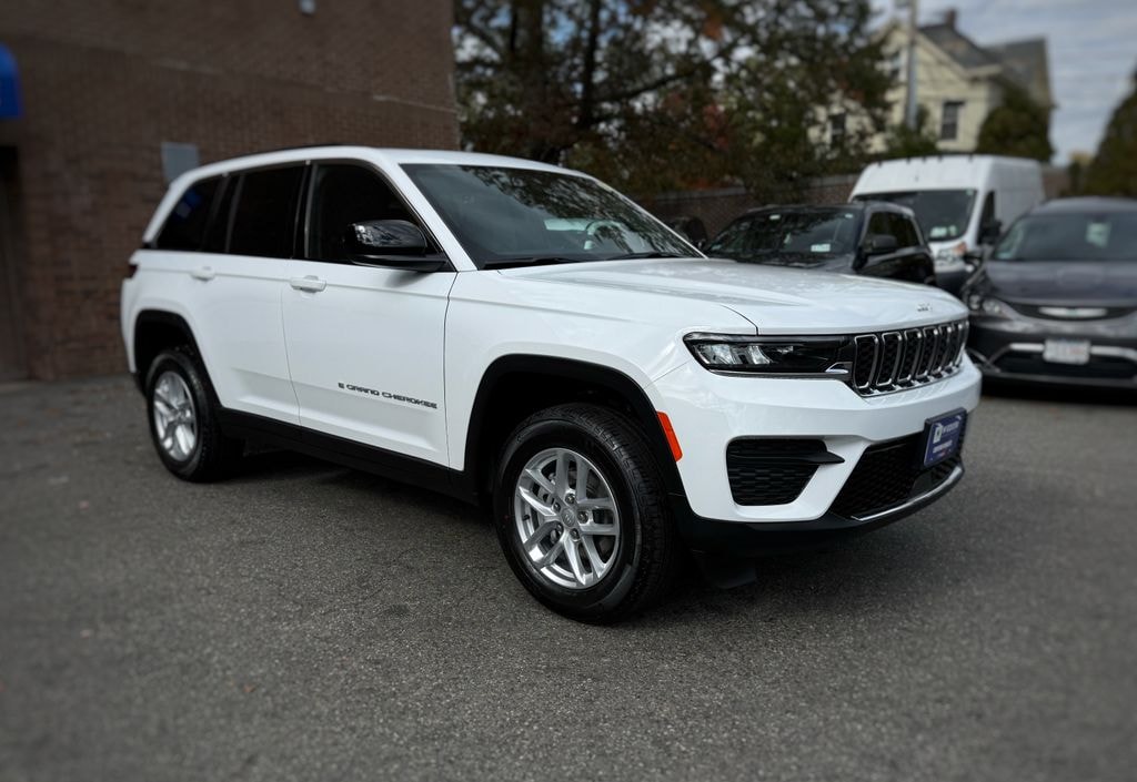 New 2025 Jeep Grand Cherokee Laredo X Sport Utility