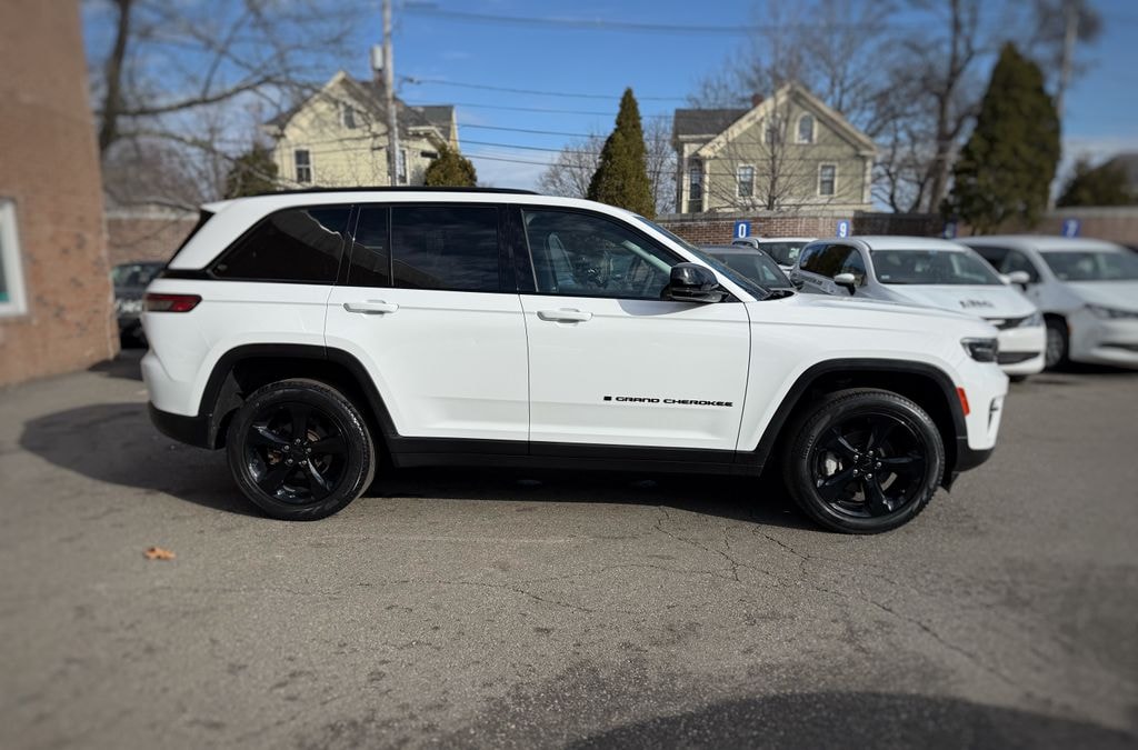 Used 2023 Jeep Grand Cherokee Limited SUV