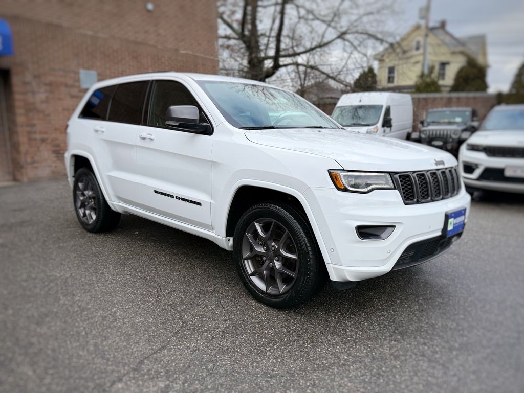 2021 Jeep Grand Cherokee Anniversary Edition photo 3