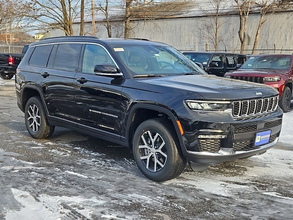 2025 Jeep Grand Cherokee L photo 3