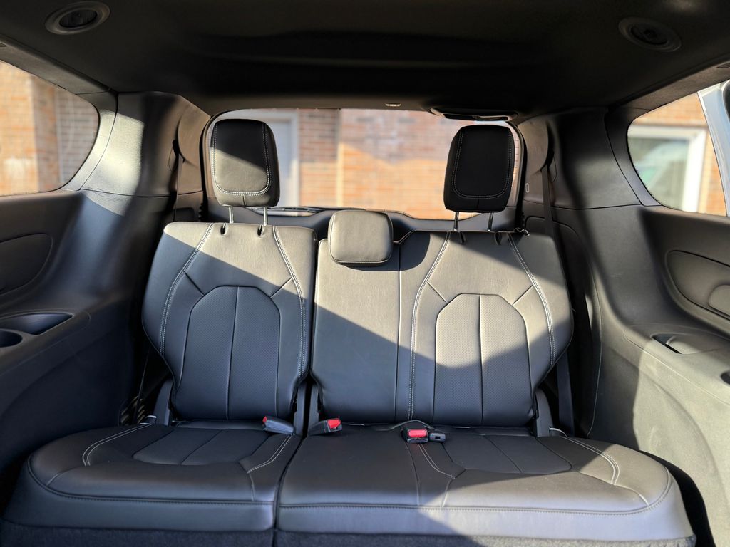 2026 Chrysler Pacifica Select - Photo 23