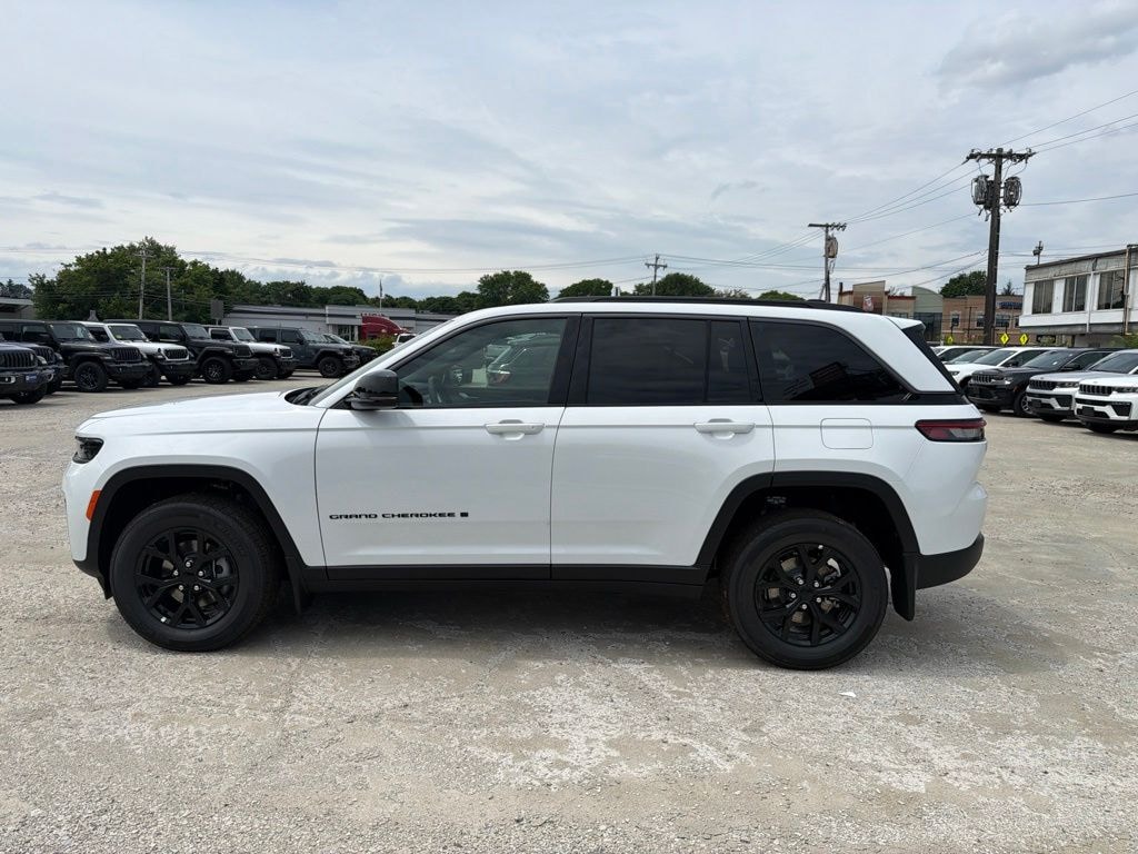 New 2026 Jeep Grand Cherokee Altitude Sport Utility
