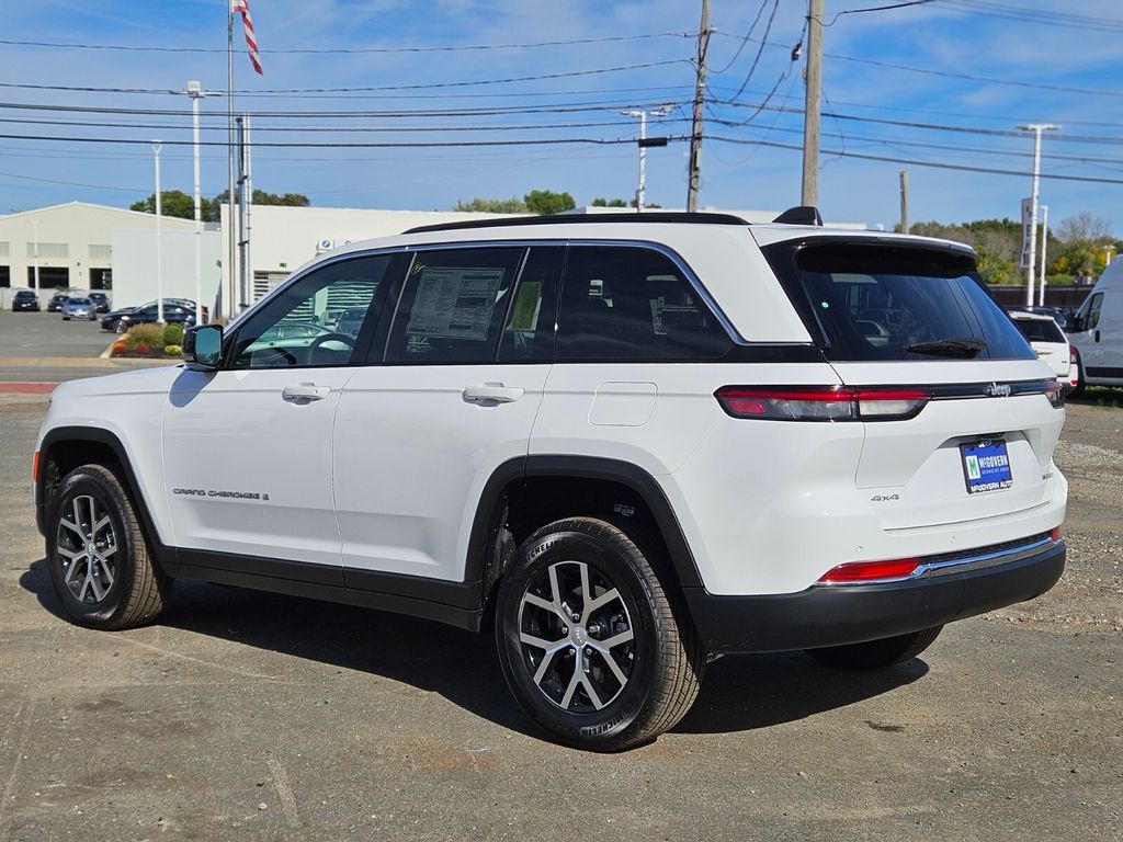 2025 Jeep Grand Cherokee Limited photo 2