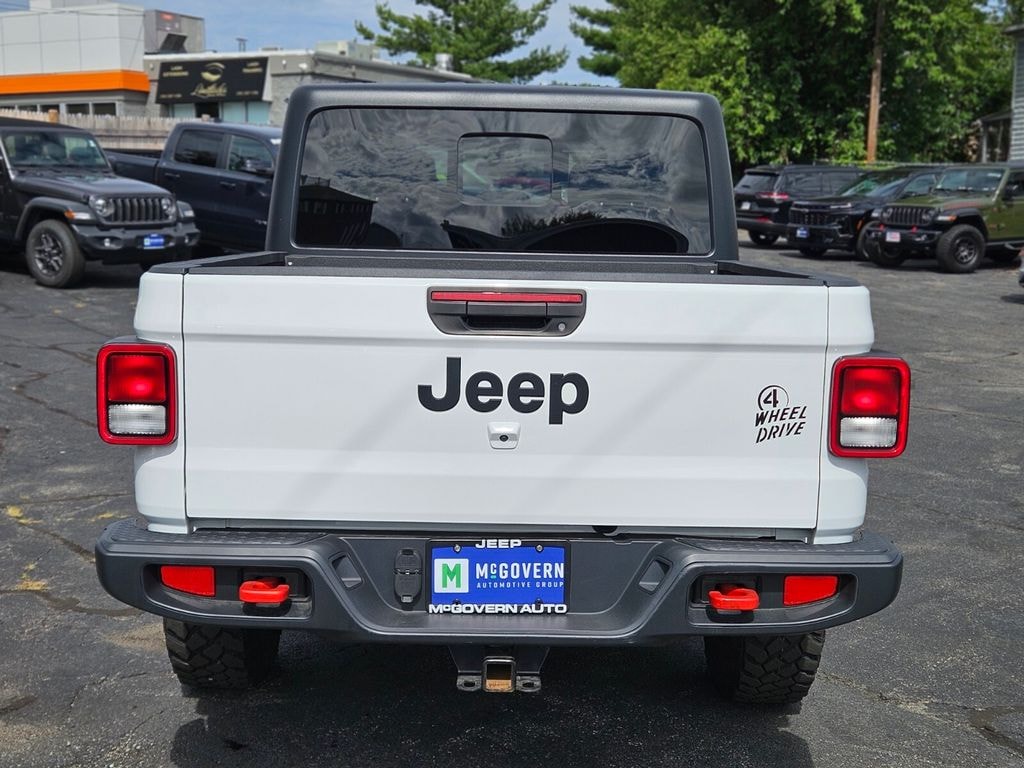 Used 2022 Jeep Gladiator Sport Truck Crew Cab