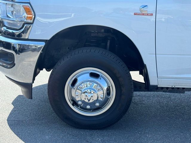 2024 Ram 3500 Tradesman photo 2
