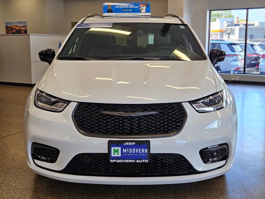 2025 Chrysler Pacifica Select - Photo 6