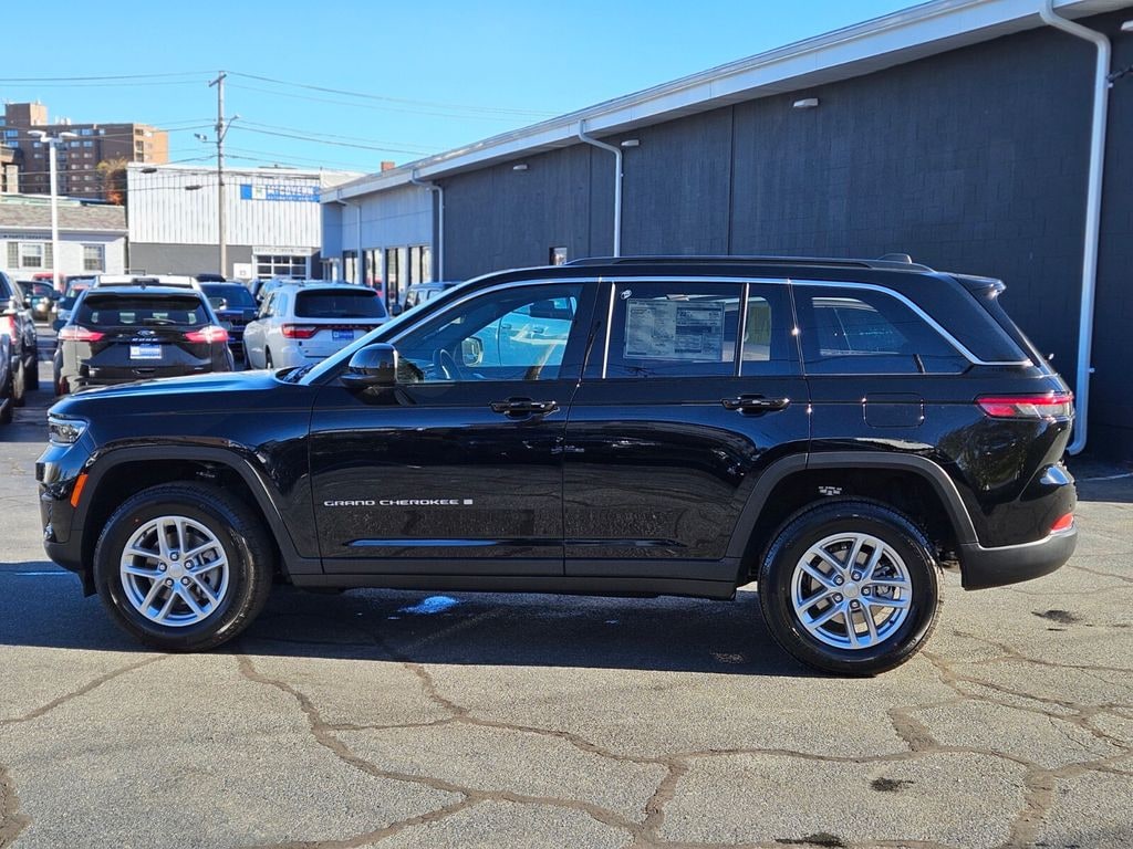 New 2025 Jeep Grand Cherokee Laredo X Sport Utility