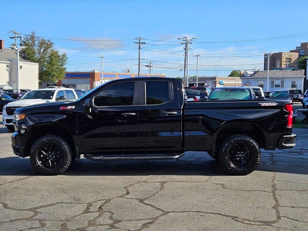 2020 Chevrolet Silverado 1500 Custom Trail Boss photo 2