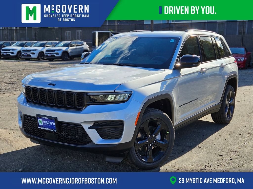 2025 Jeep Grand Cherokee Altitude's photo