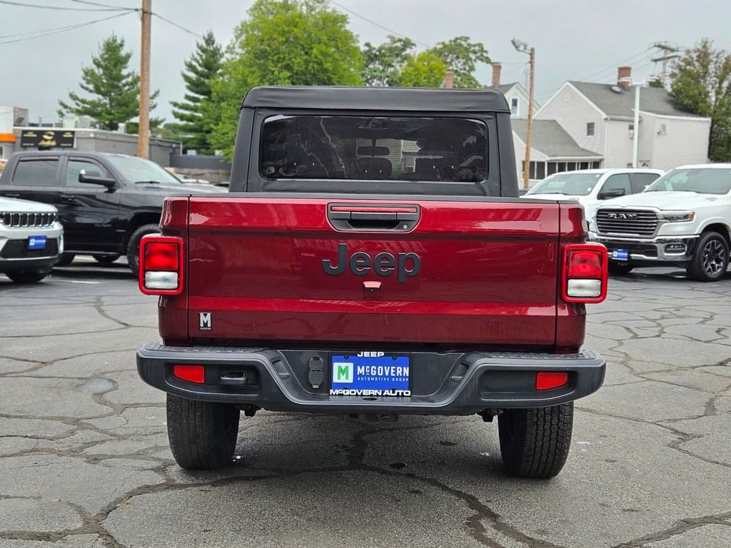 Used 2022 Jeep Gladiator Sport Truck Crew Cab