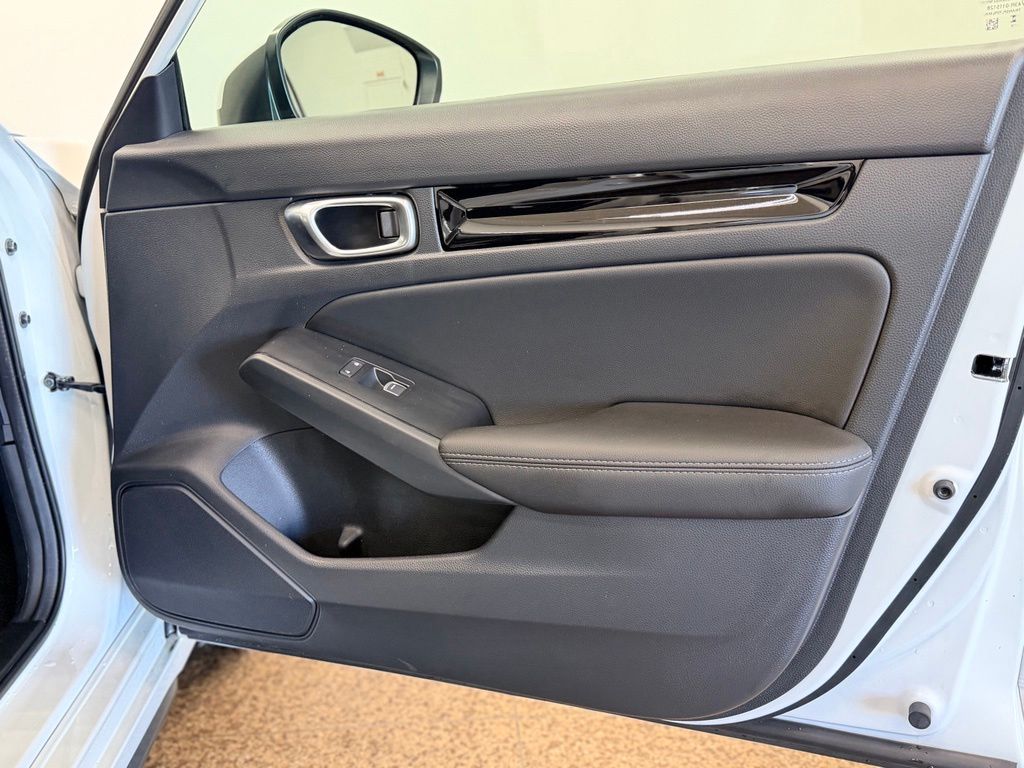 2023 Honda Civic Hatchback EX-L - Photo 18