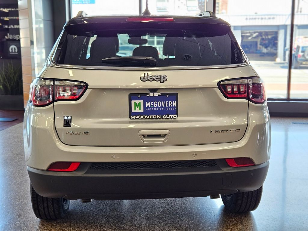 2025 Jeep Compass Limited photo 4