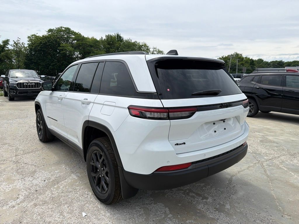 New 2026 Jeep Grand Cherokee Altitude Sport Utility