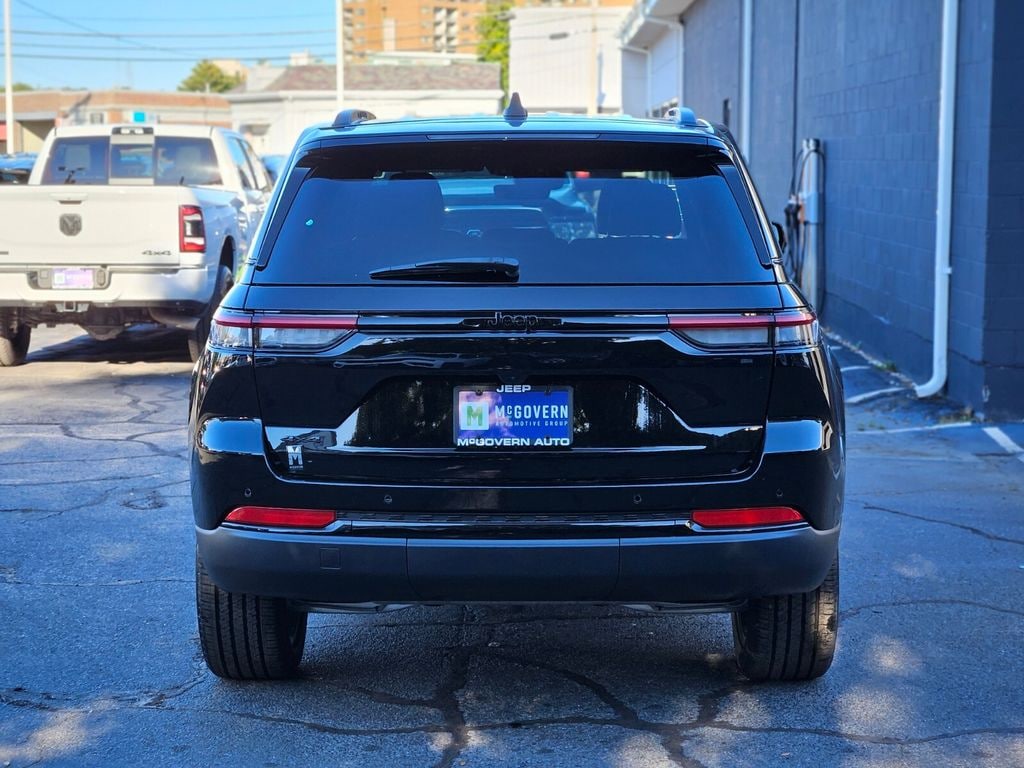 New 2025 Jeep Grand Cherokee Altitude X Sport Utility