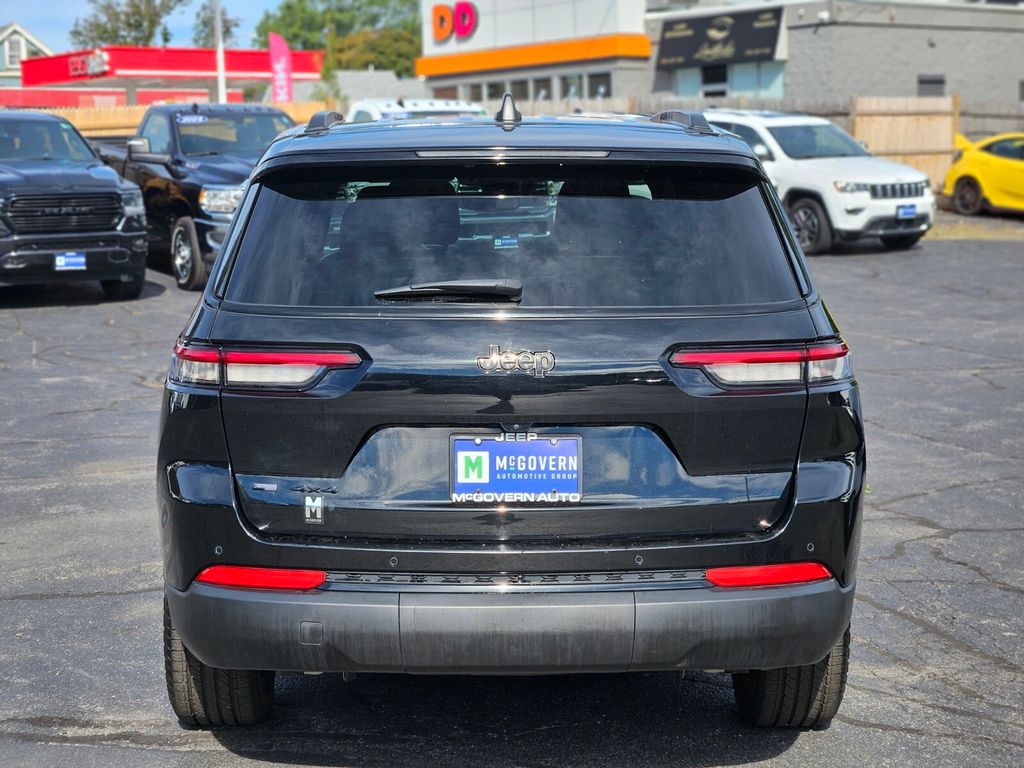 2021 Jeep Grand Cherokee Altitude photo 4