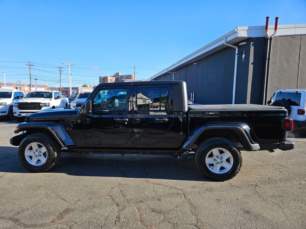 Used 2022 Jeep Gladiator Sport Truck Crew Cab