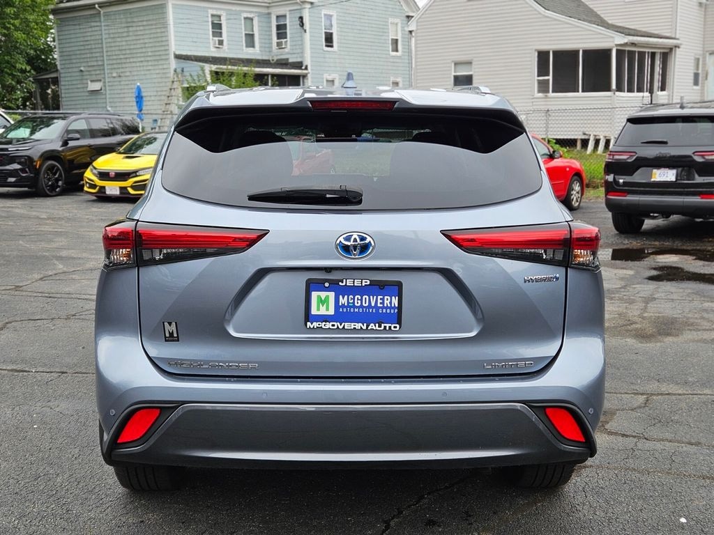 Used 2021 Toyota Highlander Hybrid Limited SUV