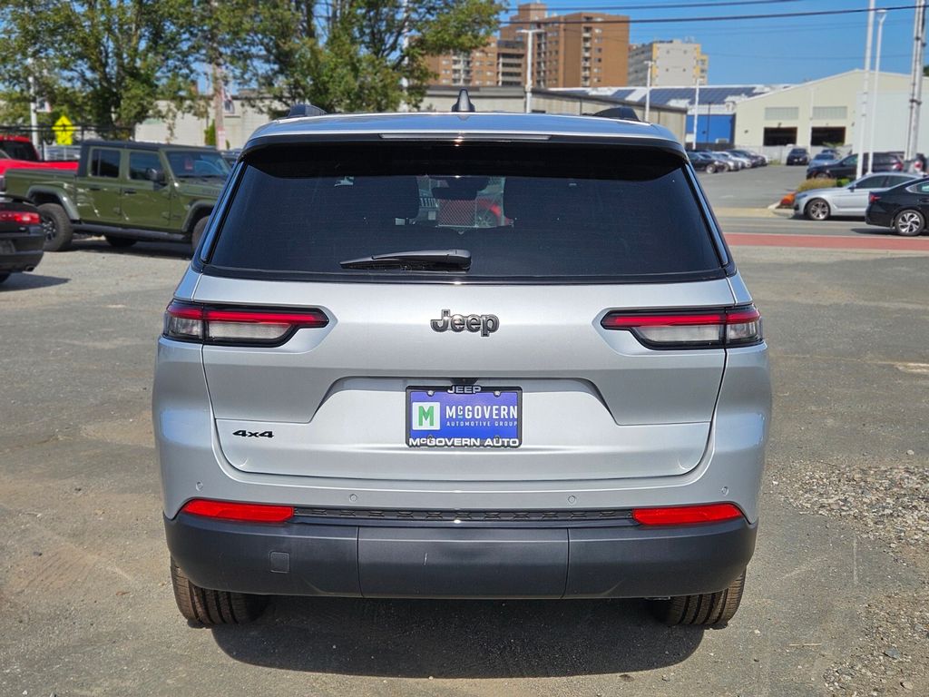2025 Jeep Grand Cherokee Altitude X photo 3