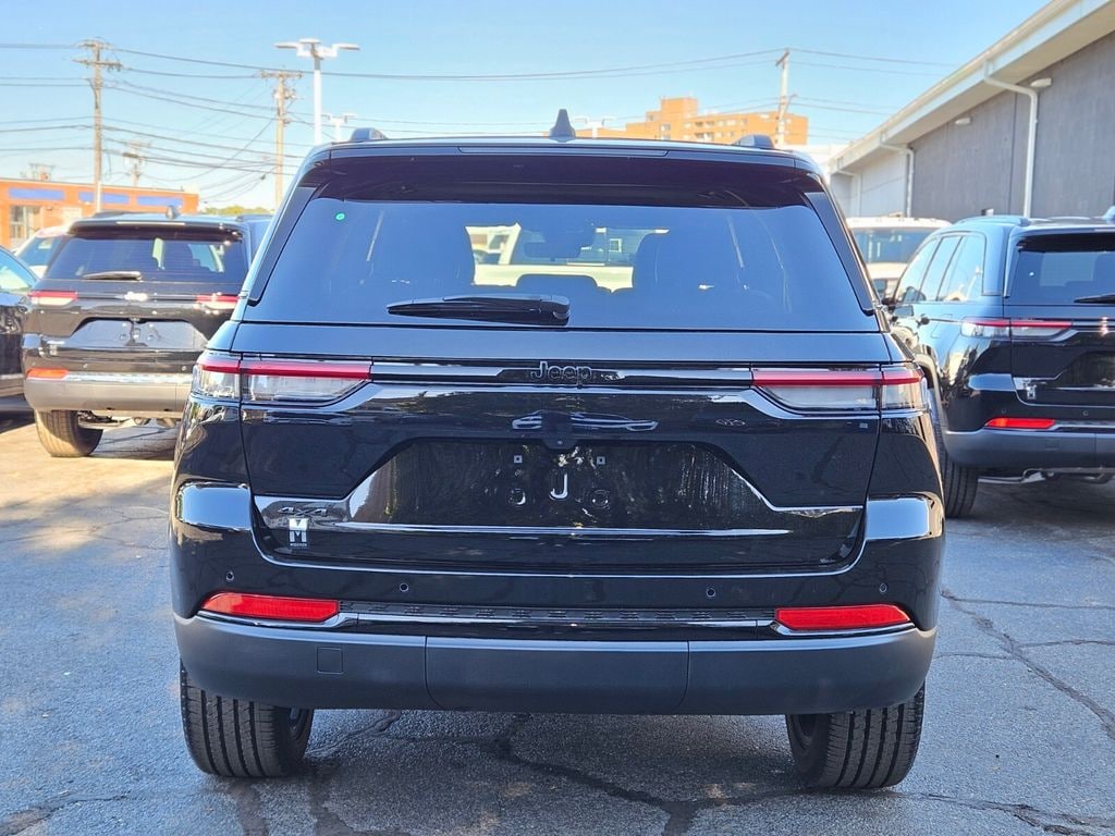 New 2025 Jeep Grand Cherokee Altitude X Sport Utility