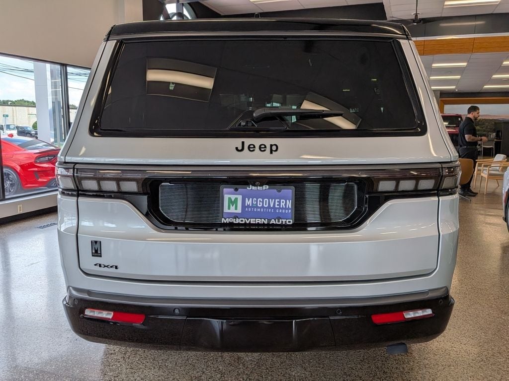 New 2026 Jeep Grand Wagoneer Summit Obsidian Sport Utility