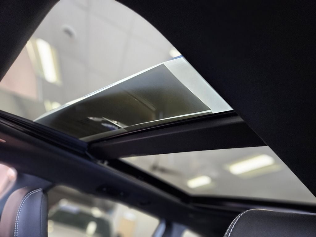 2025 Chrysler Pacifica Select - Photo 19