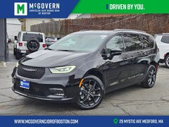 2026 Chrysler Pacifica Limited Passenger Van