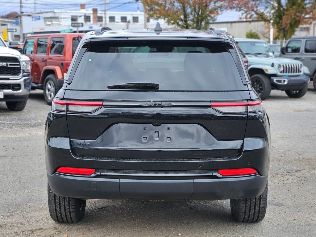 New 2025 Jeep Grand Cherokee Altitude X Sport Utility