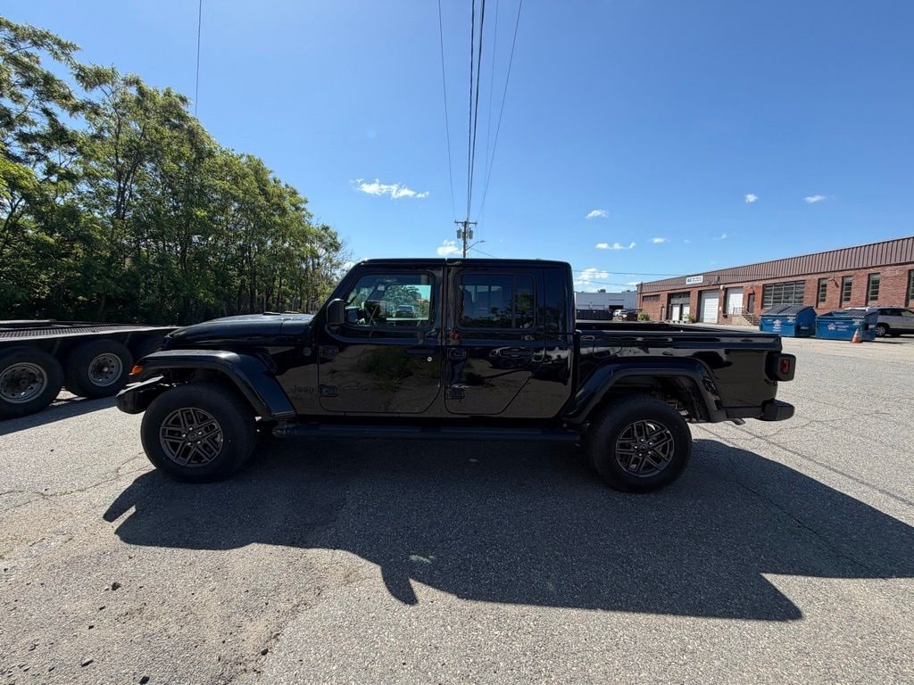 New 2026 Jeep Gladiator Sport S Pickup