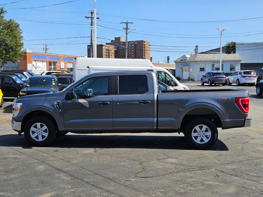2022 Ford F-150 XLT photo 2