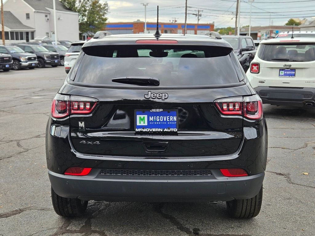 2025 Jeep Compass Limited photo 3