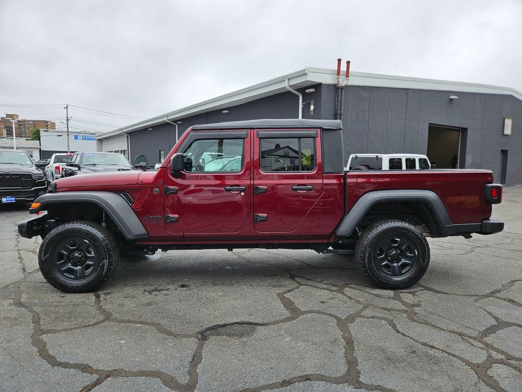 2022 Jeep Gladiator Sport photo 2