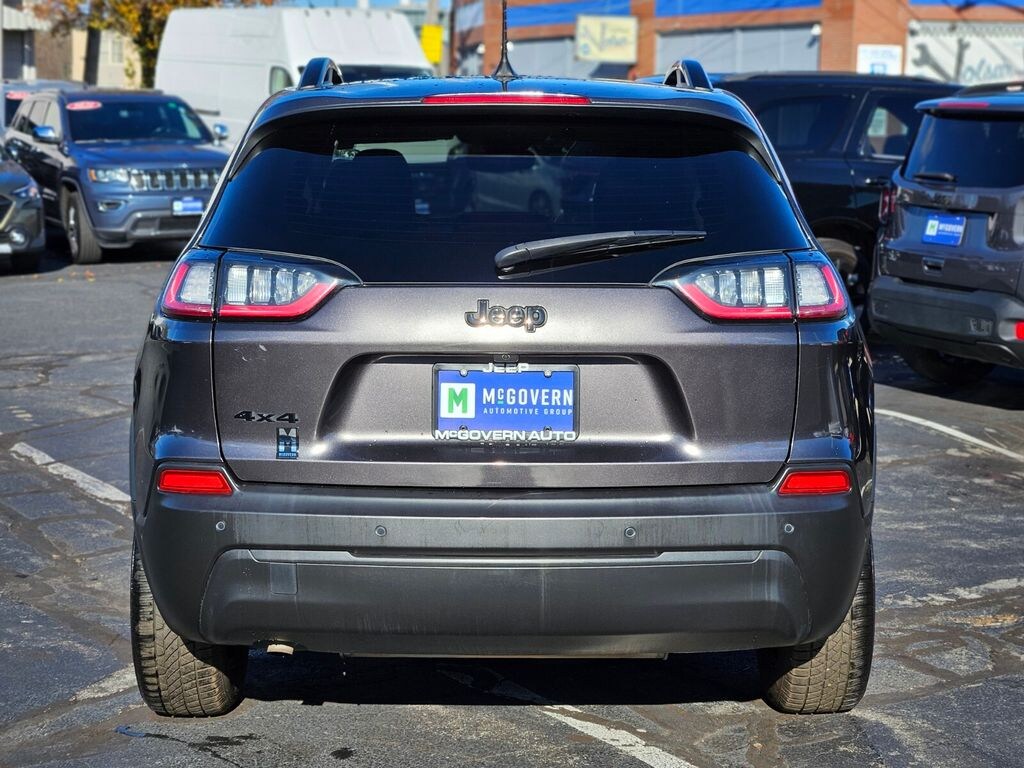 Used 2023 Jeep Cherokee Altitude Lux SUV