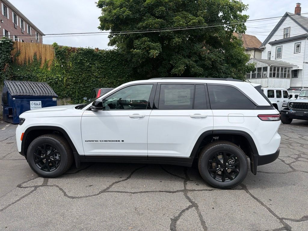 New 2026 Jeep Grand Cherokee Altitude Sport Utility